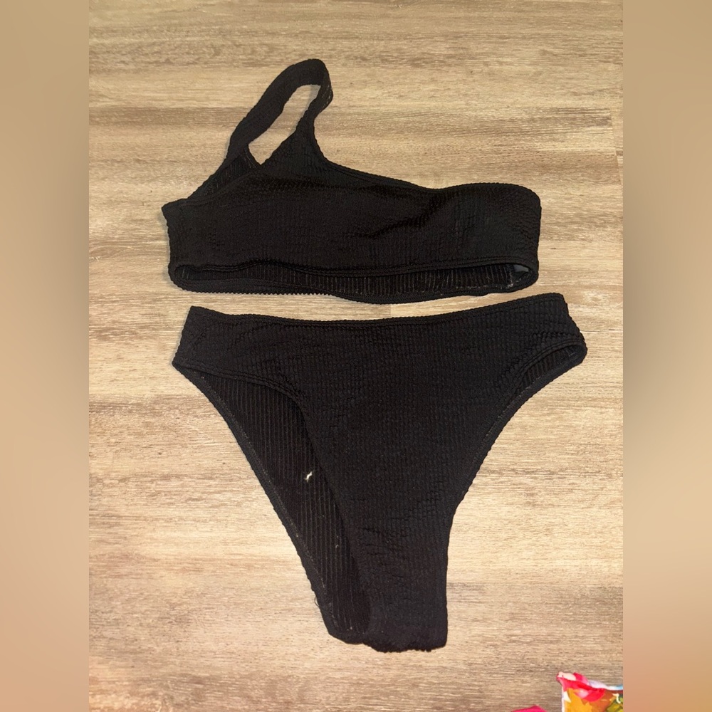 Black One-Shoulder ribbed Bikini Set